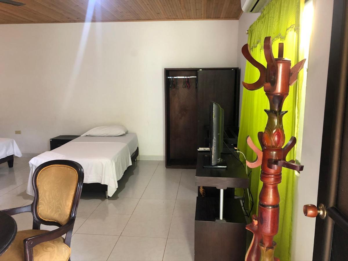 Hotel El Lago Puerto Carreno エクステリア 写真