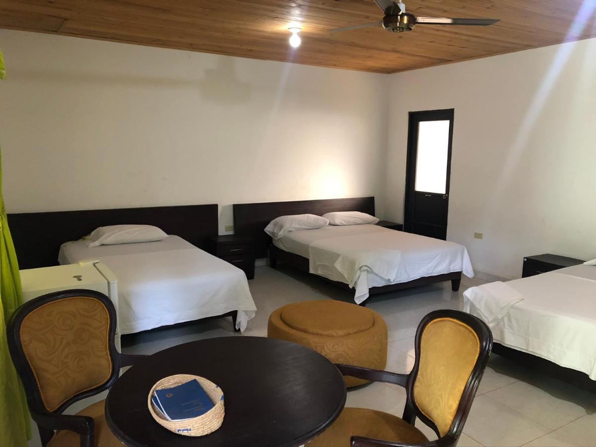 Hotel El Lago Puerto Carreno エクステリア 写真